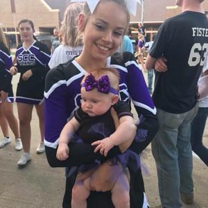 Meet your Posher, Caitlin